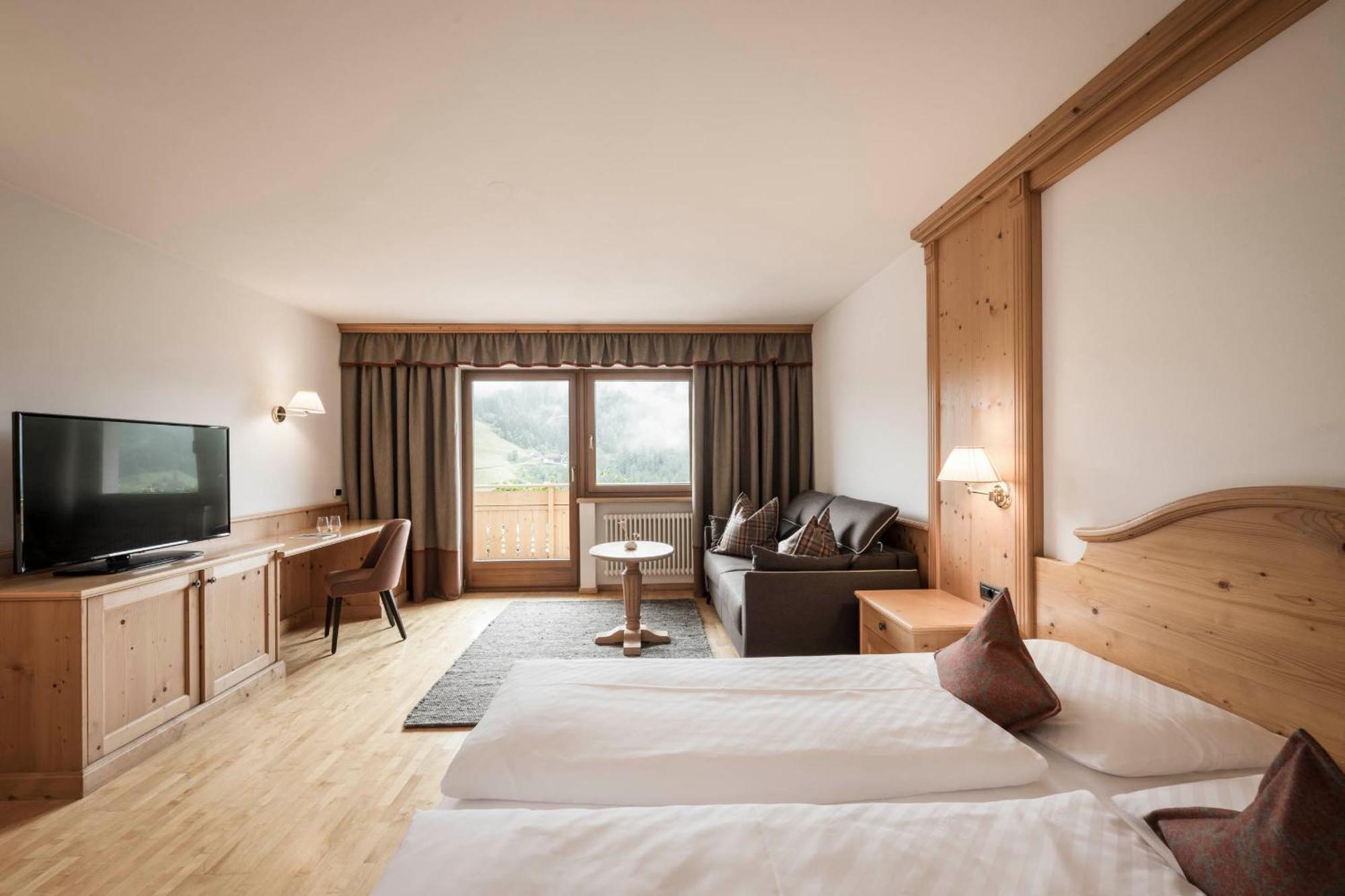 Hotel Onach San Lorenzo di Sebato Esterno foto