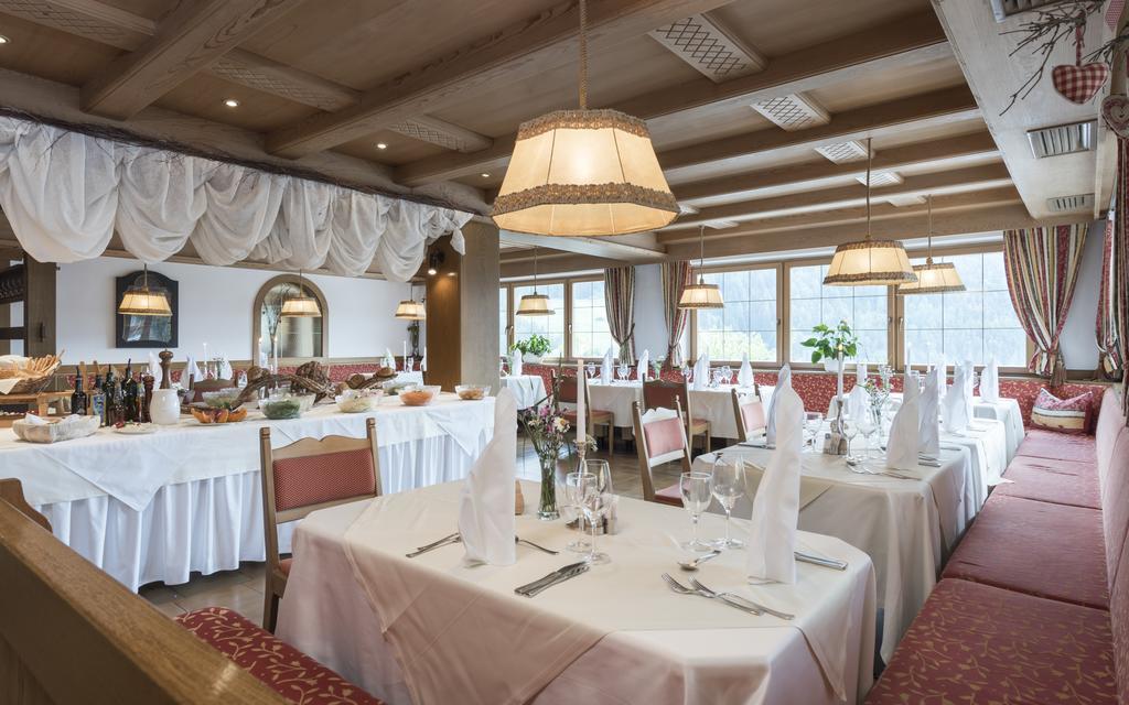 Hotel Onach San Lorenzo di Sebato Esterno foto